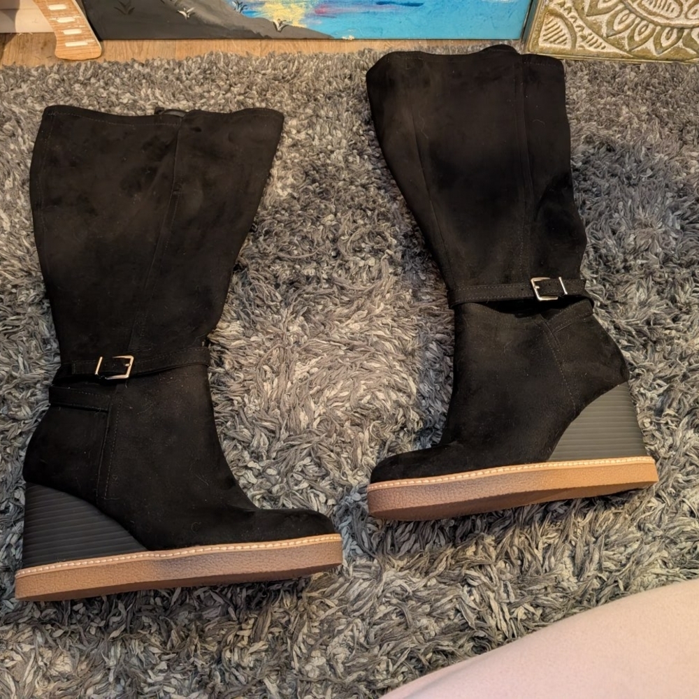 Black Wedge Knee-High Boots - Picture 2 of 3